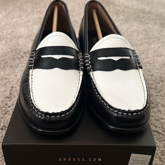 G.H. Bass & Co. Shoes - G.H. Bass & Co. Weejuns Women’s Whitney Two-Tone Black and White Loafers NWT 9.5
